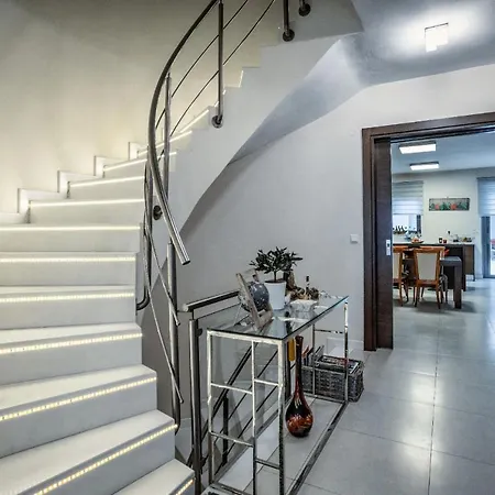 Luxury Hestia Grey With Private Pool