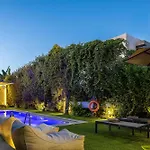 Hestia Grey With & Private Pool Villa *