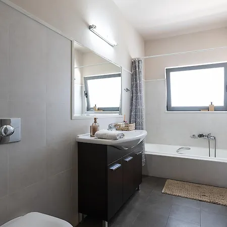 Hestia Grey Barefoot Escape 100M From Beach Villa *