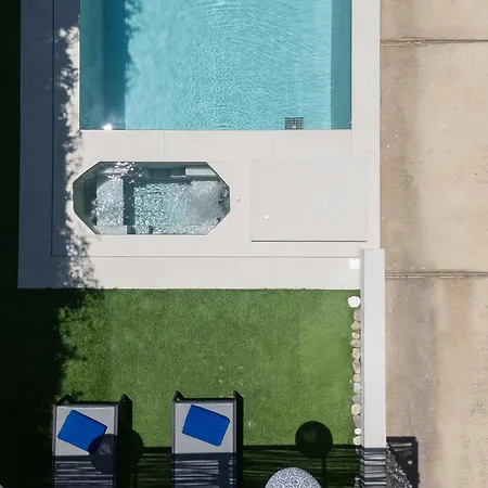 Luxury Hestia Grey With Private Pool